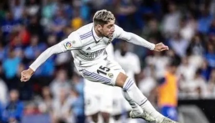 阿森纳阿尔特塔领航挑战利物浦：争冠征程上的团结与火力